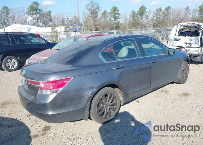 1HGCP2F88BA004913: 44092002