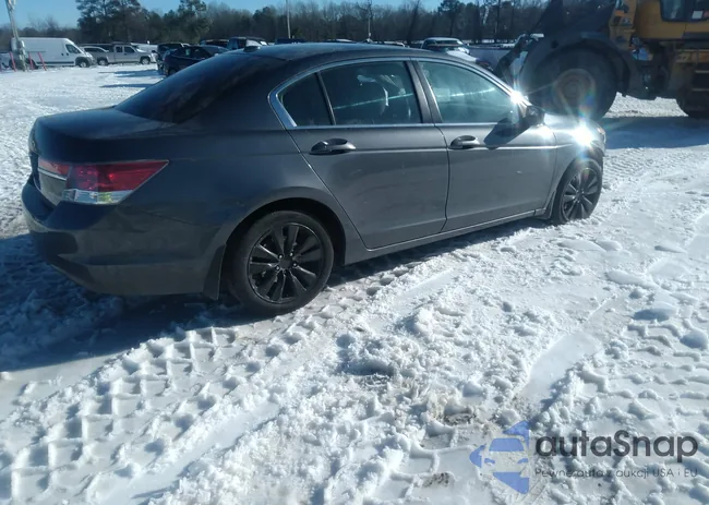 1HGCP2F88BA004913: 44092002