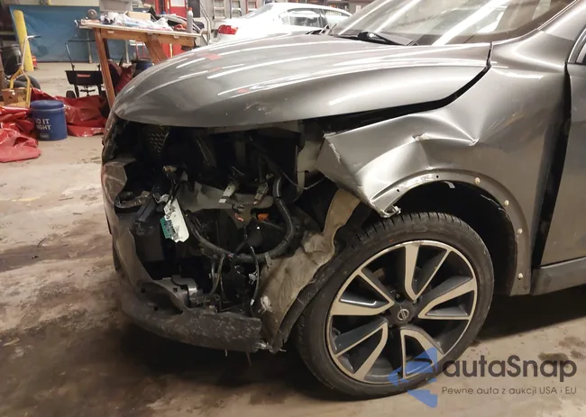 JN1BJ1CR9JW201080: 44092034