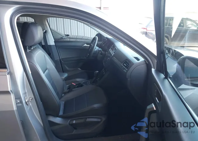 3VV3B7AX6LM102353: 44092083