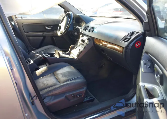 YV4952CZ8C1627197: 44092103