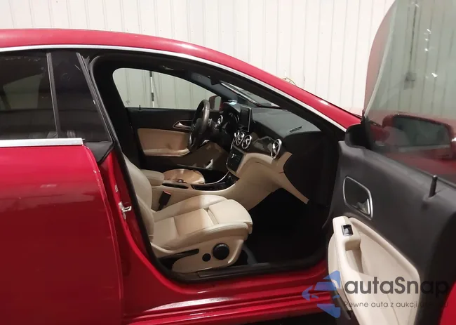 WDDSJ4EB1GN367015: 44092116