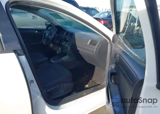 3VW2K7AJ7EM299247: 44091345