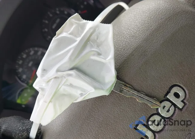 1J4GR48K25C719686: 44092605