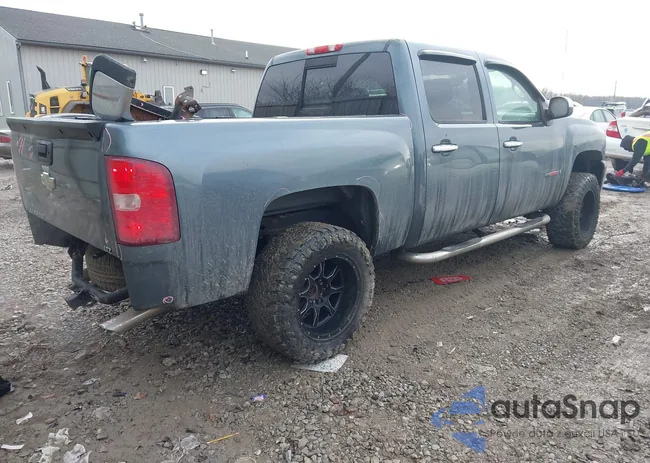 2GCFK13Y371551923: 44092703