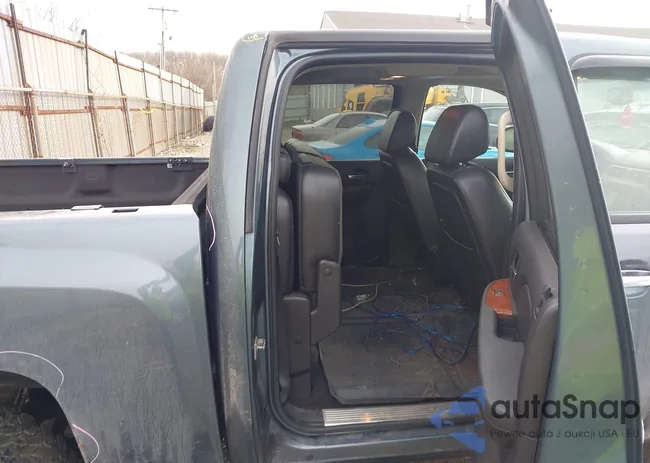 2GCFK13Y371551923: 44092703