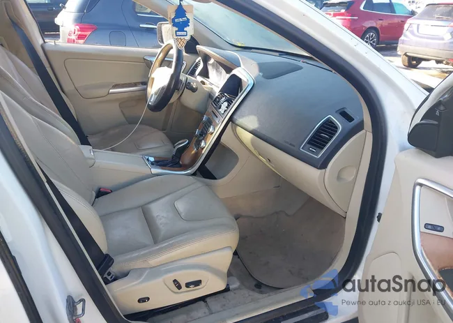 YV4902RM3F2744307: 44092742