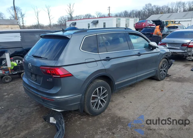 3VV2B7AXXJM217434: 44092775