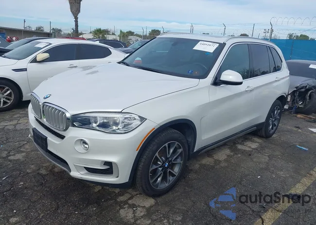 5UXKR2C53J0Z19136: 44092871