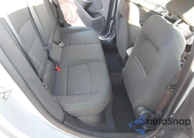 1G1BE5SM6J7194171: 44093037