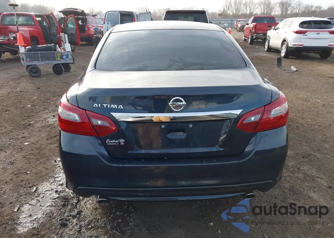 1N4AL3AP4JC232521: 44093141