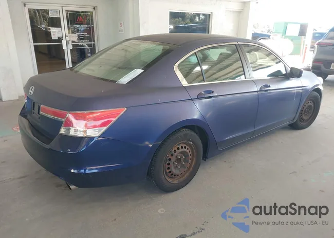 1HGCP2F38BA046616: 44092472