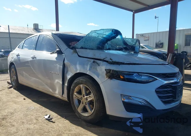 1G1ZB5ST2MF044843: 44093682