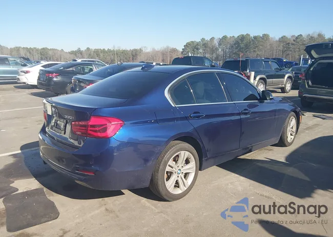 WBA8D9G52HNU59359: 44093700