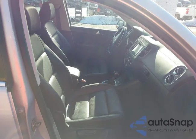 WVGBV7AX9AW514583: 44093888