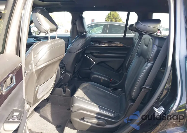 1C4RJKAG8M8158637: 44093934