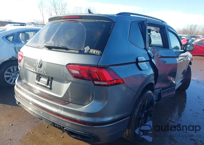 3VVCB7AX7PM138672: 44093987