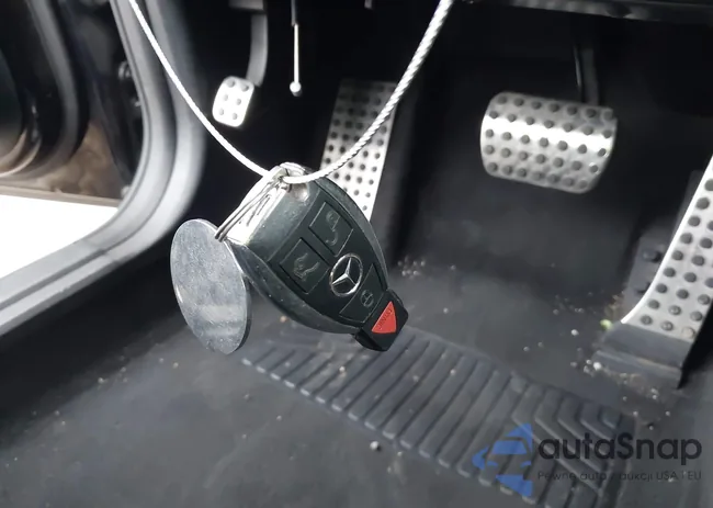 WDDLJ7EB8CA034348: 44093148