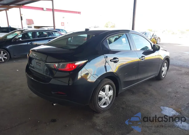 3MYDLBYV8KY512247: 44093238