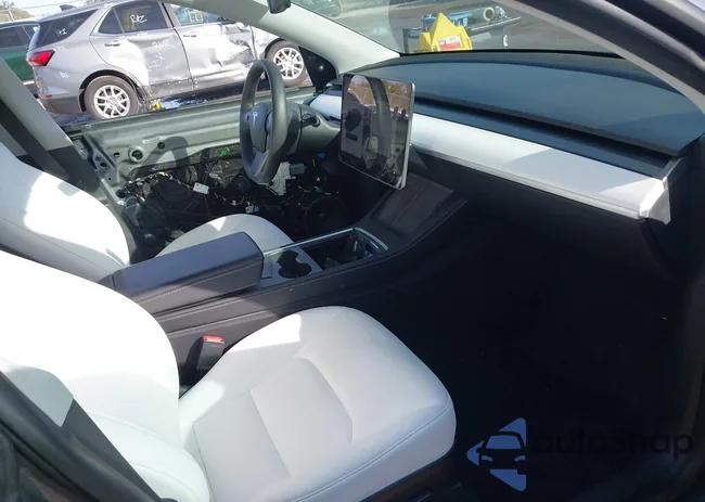 5YJYGDEE5MF144113: 44093293