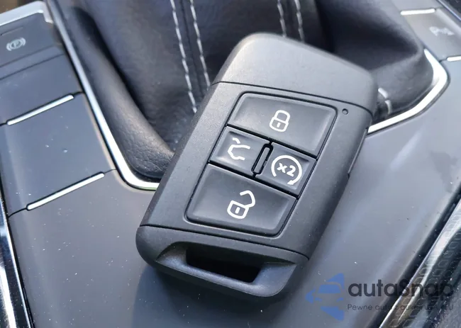 3VVEC7B24SM041611: 44093330