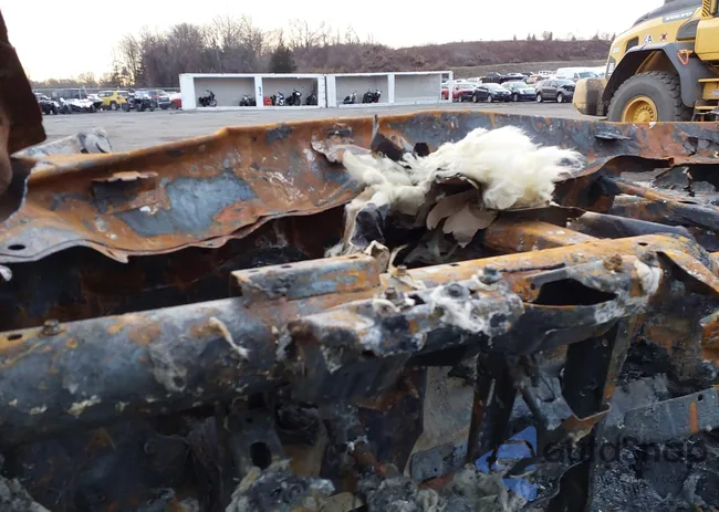 1GYC3NML2TZ705172: 44093388