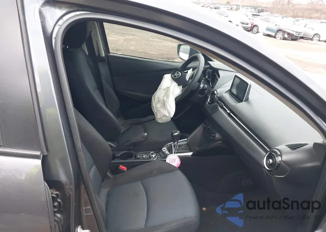 3MYDLBZV3GY111730: 44093429