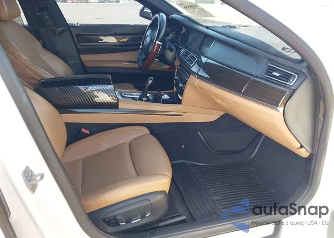 WBAYE8C52ED136475: 44094996