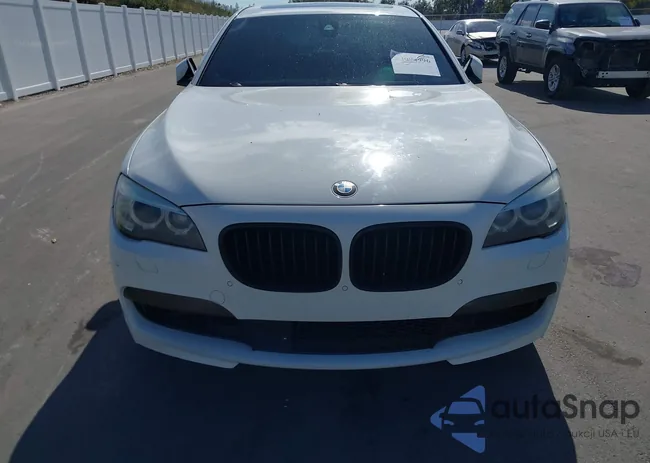 WBAYE8C52ED136475: 44094996