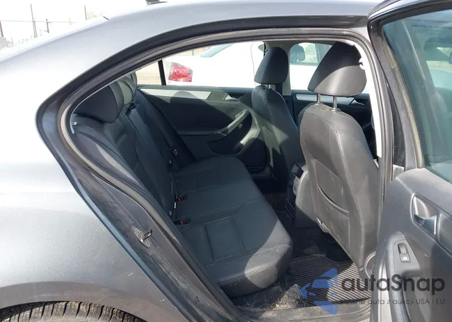 3VWLL7AJ9CM471454: 44095043