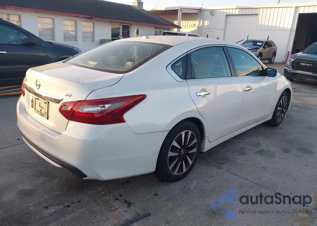 1N4AL3AP5JC119094: 44095093