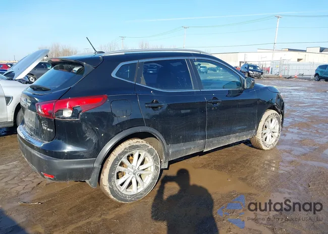 JN1BJ1CR5HW123083: 44095123