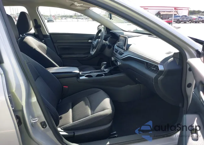 1N4BL4DV6RN330681: 44094390