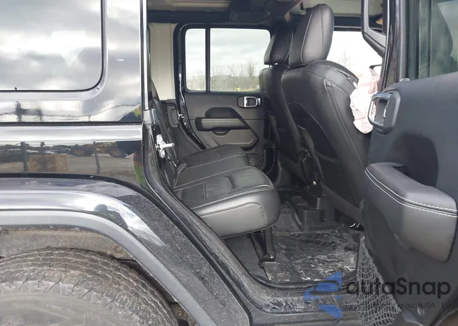 1C4HJXEN0JW332595: 44094467