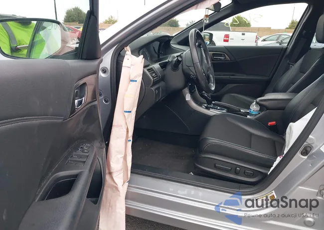 1HGCR2F5XHA052342: 44095628