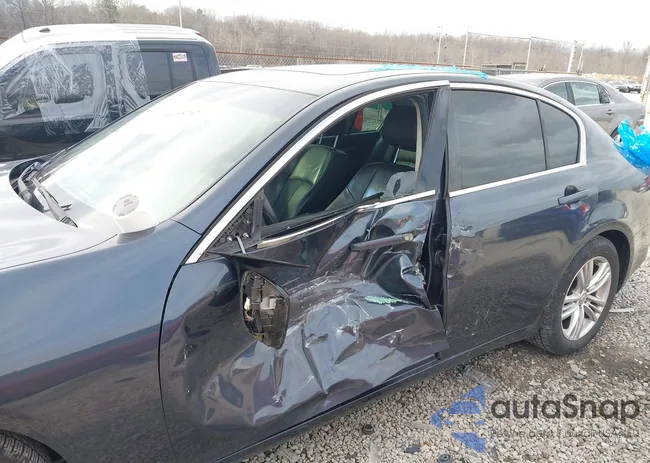 JN1CV6AP9BM301555: 44095707