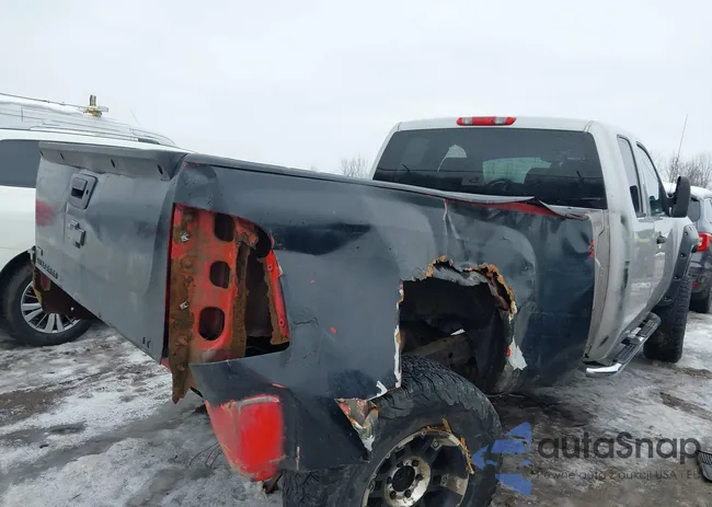 1GCRKSE33BZ118414: 44095742