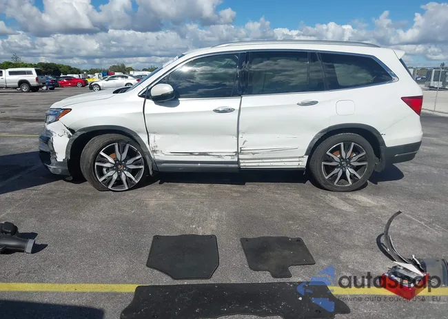 5FNYF6H01NB058202: 44095755