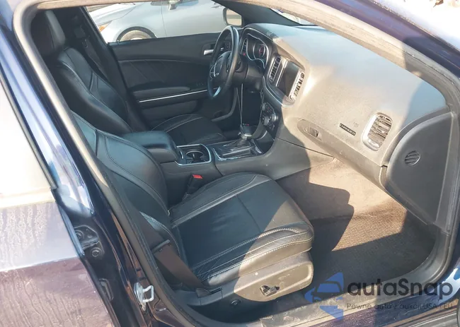 2C3CDXHGXGH281570: 44095798