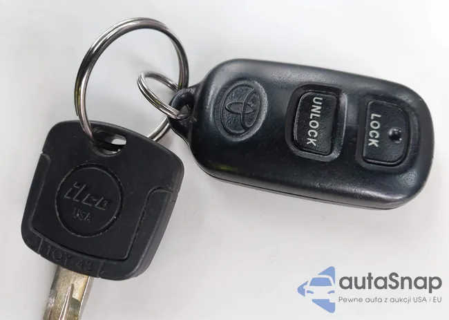 2T1KR30E27C680124: 44095975