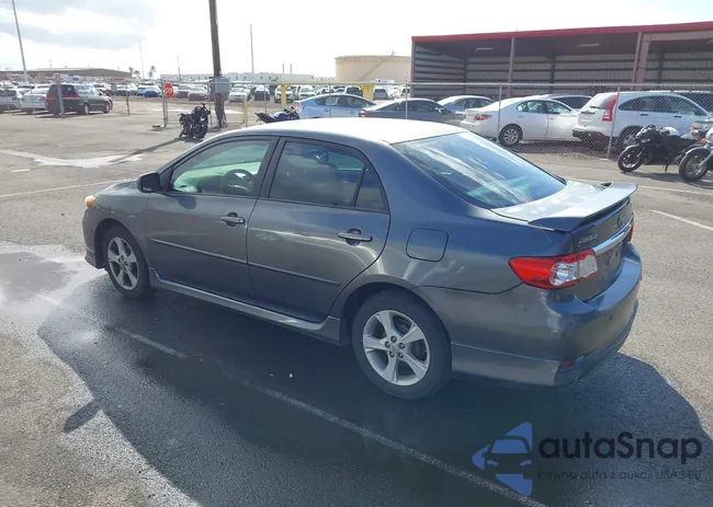 2T1BU4EE1BC751321: 44096047