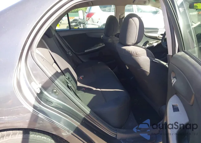 2T1BU4EE1BC751321: 44096047