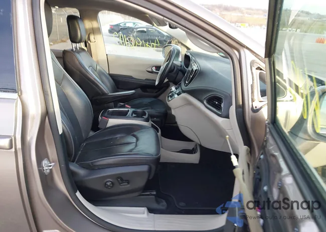 2C4RC1GG3JR227469: 44096102