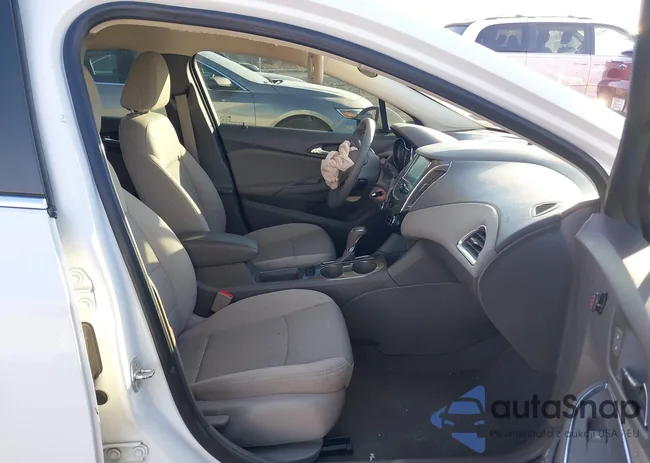 3G1BE6SM1JS588779: 44095310