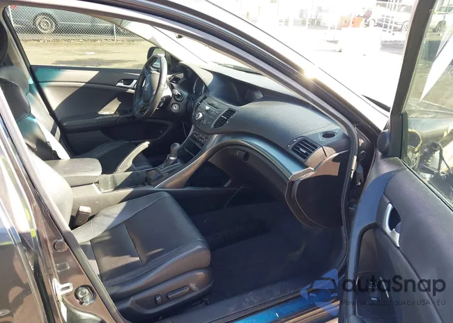 JH4CU2F62BC002843: 44095453