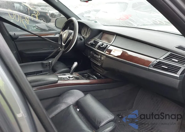 5UXFE83589L310196: 44096828