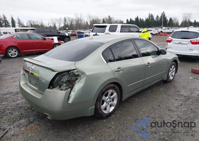 1N4AL21E68N487940: 44097020