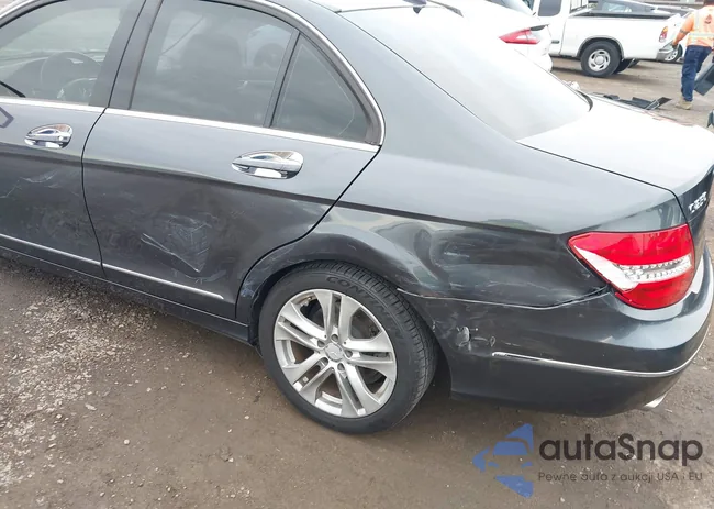 WDDGF4HBXDA879698: 44097036