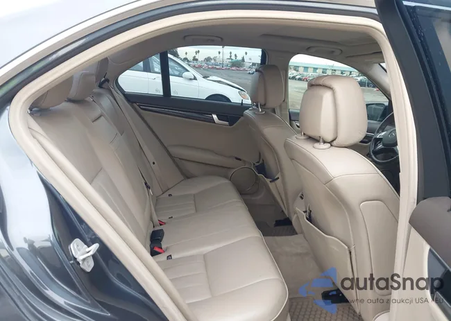 WDDGF4HBXDA879698: 44097036