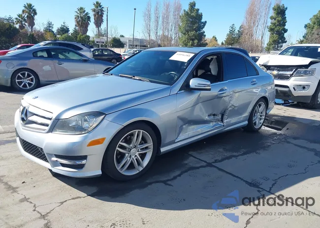 WDDGF4HBXDA786826: 44096388